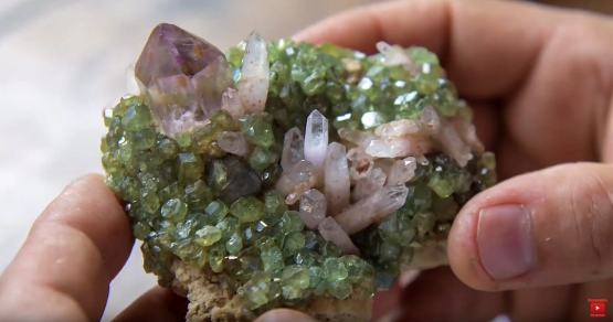 Madagascar Gems Market. Рынок драгоценных камней